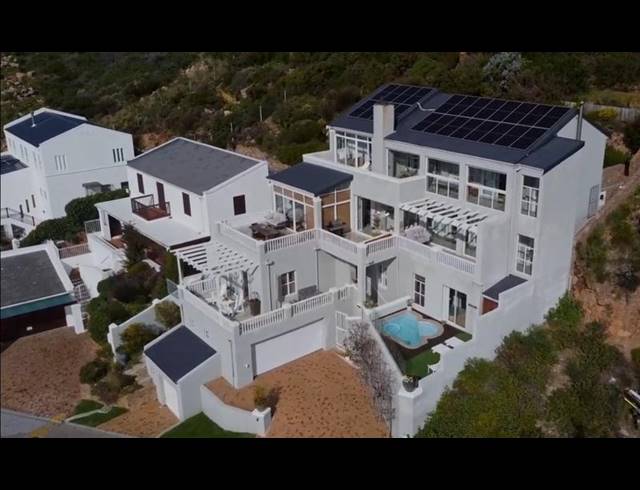 4 BEDROOM HOUSE FOR SALE IN SIMONS KLOOF